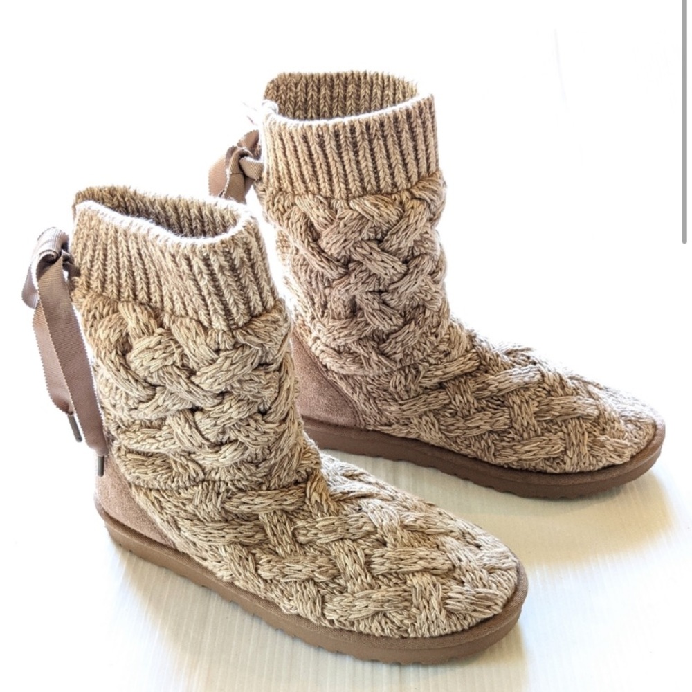 UGG Isla Cable Knit Sweater Boot Lace Up Tan
